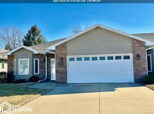 1431 Pawnee Dr, Burlington, IA