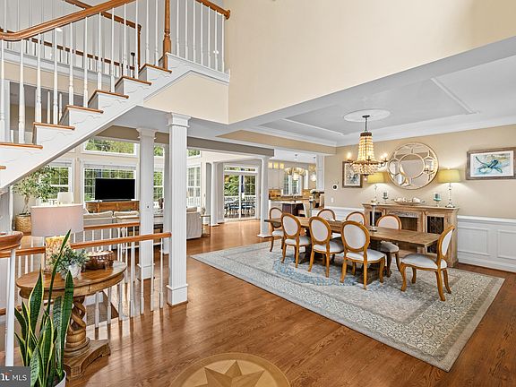 4th image of 114 Longfellow Dr