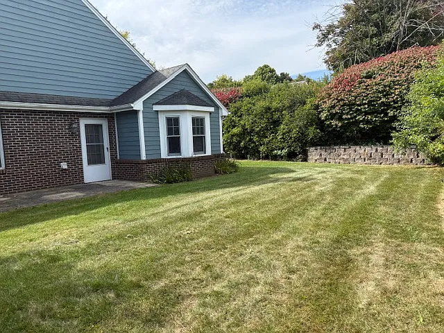 110 Brandon Woods Dr #110 — Photo 3