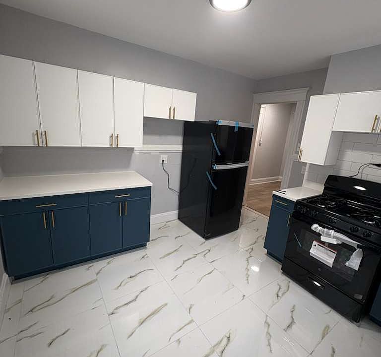 1st image of 8 Davis Ave Floor 2