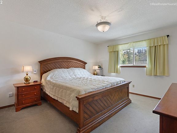 2nd image of 3717 SE Licyntra Ln