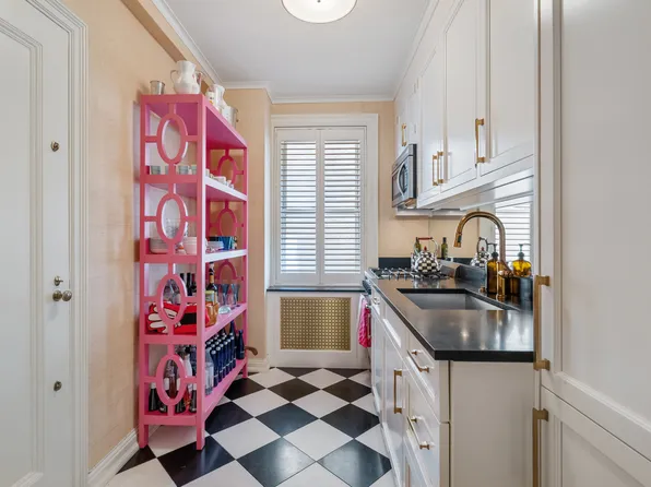 400 East 59th Street image 13 of 15