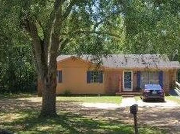 2005 Beachview Dr, Albany, GA 31705