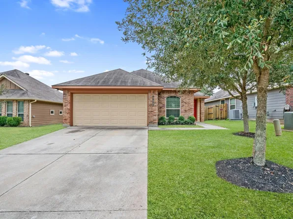 967 Oak Terrace Dr, Willis, TX 77378