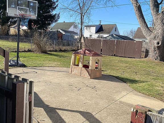 2nd image of 342 Fairlawn Ave