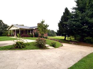 645 Sulpher Wells Rd N, Irvine, KY 40336