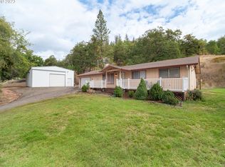 541 Sunshine Rd, Roseburg, OR 97470