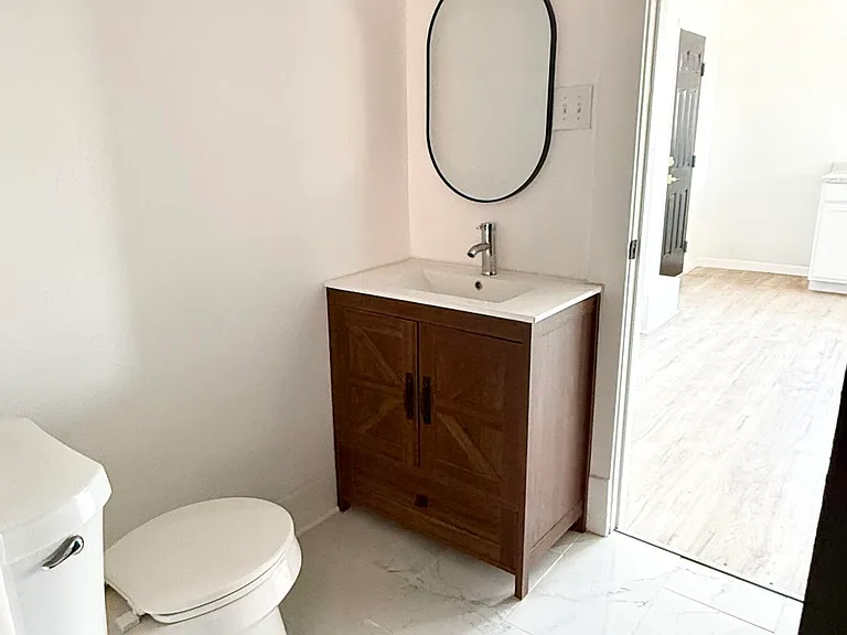 3203 Frankfort Ave — Photo 10