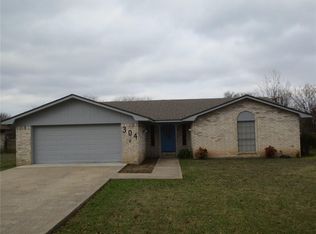 304 Ivy Ln, Hewitt, TX 76643