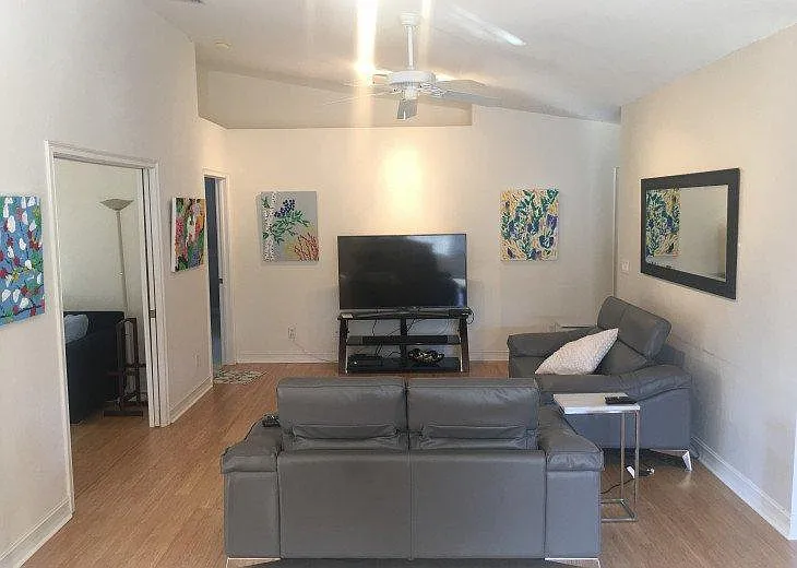 600 Diamond Cir #602 — Photo 7
