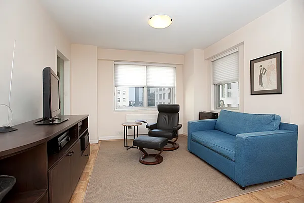 Sold by Beth Chase Real Estate | media 19