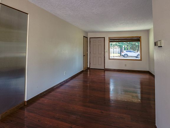 3rd image of 8704 NE 10th St
