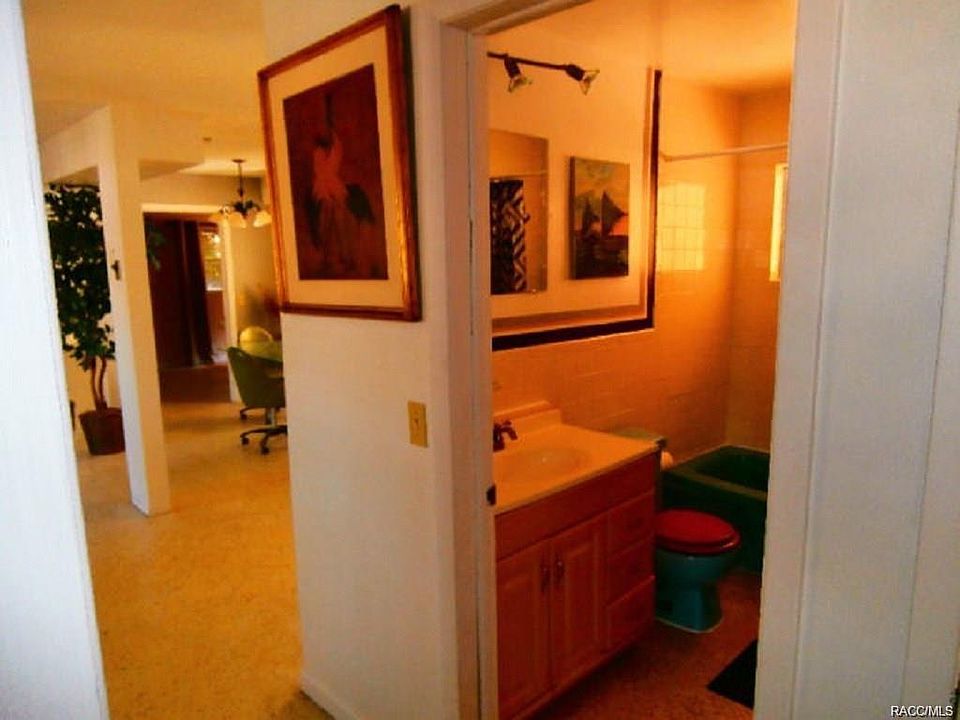 1st image of 11 N Barbour St