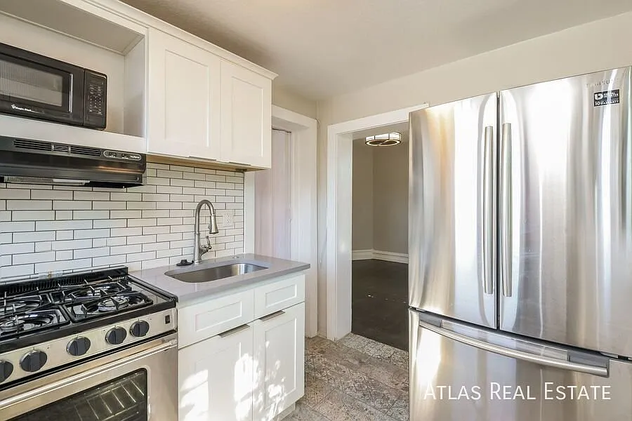 $100 Amazon Gift Card! Speer Studio With Hot Tub, In-Unit Washer And Dryer & Central A/C! — Photo 2