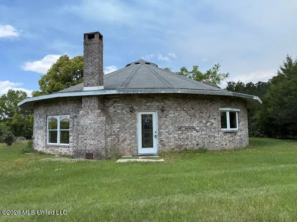257 Magnolia Rd, Perkinston, MS 39573