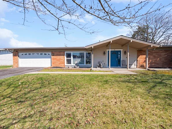 8161 Tamarack Dr, Shelby Township, MI 48317