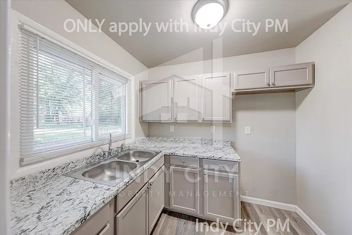 3118 N Richardt Ave — Photo 9