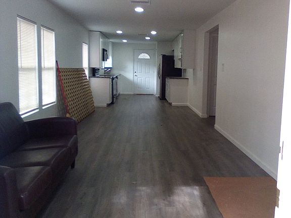5th image of 1204 E Osborne Ave