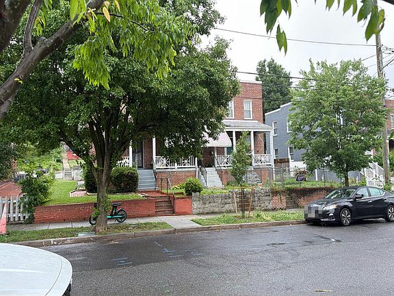 3rd image of 1618 Fort Dupont St SE