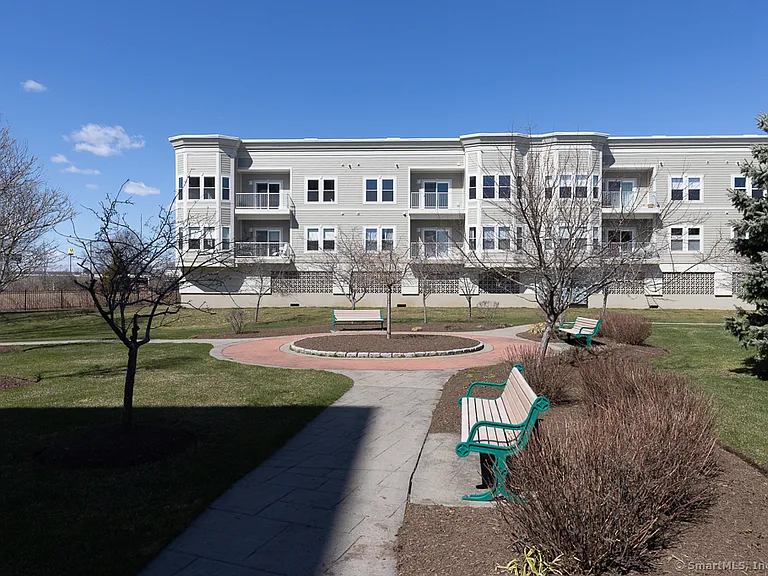 300 Harbour Close #B-34 — Photo 25