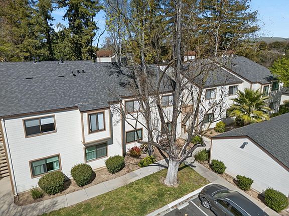 3rd image of 1388 Meadow Ridge Cir