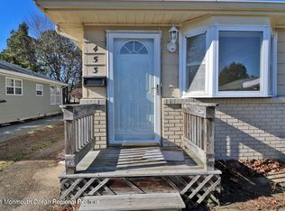 453 Saint Thomas Dr, Toms River, NJ 08757