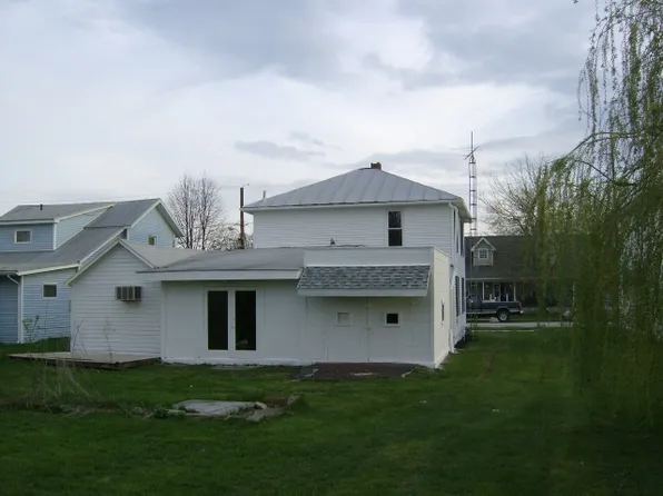 122 E Brown Ave, Carey, OH 43316