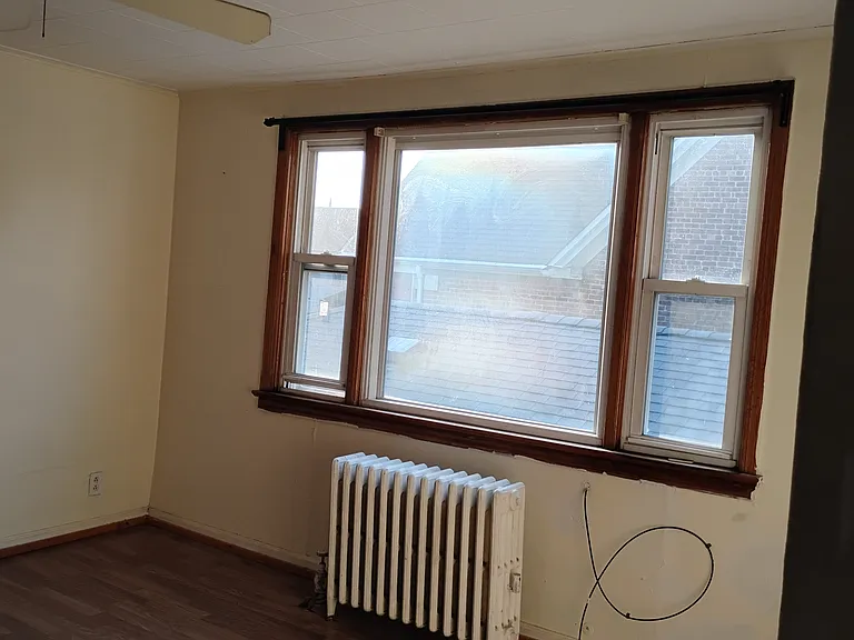 142 W 31st St #C — Photo 8