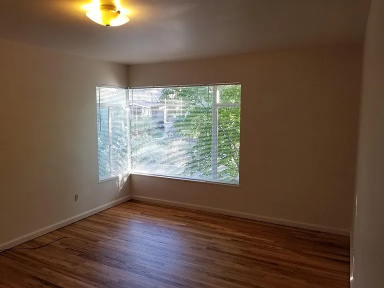 788 East 5th Avenue — Photo 6