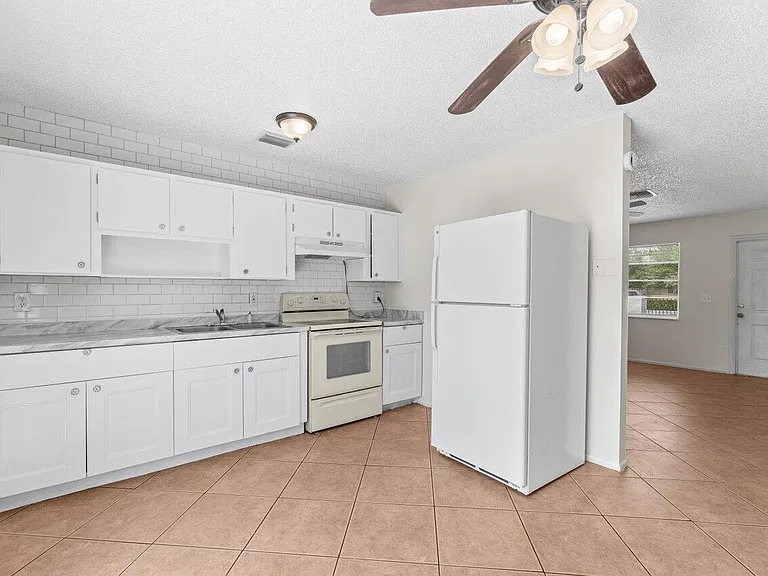 4764 Gulfstream Rd — Photo 9