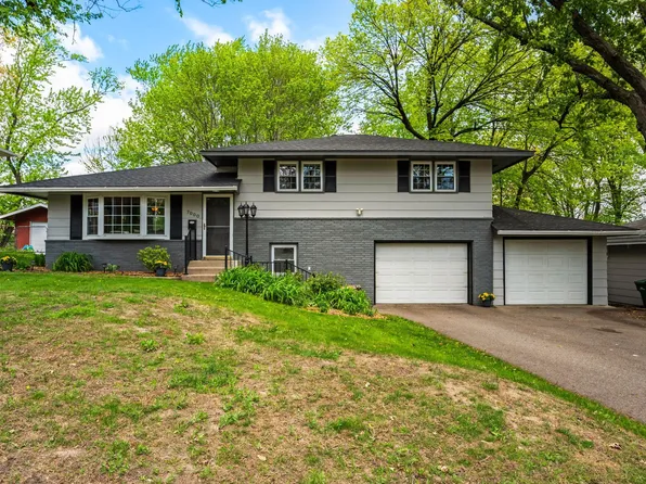 7000 Hill Pl N, Crystal, MN 55427