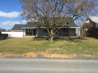 1165 Stanley Ave, Chambersburg, PA 17201