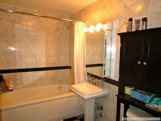 Rented by Bond New York | media 38