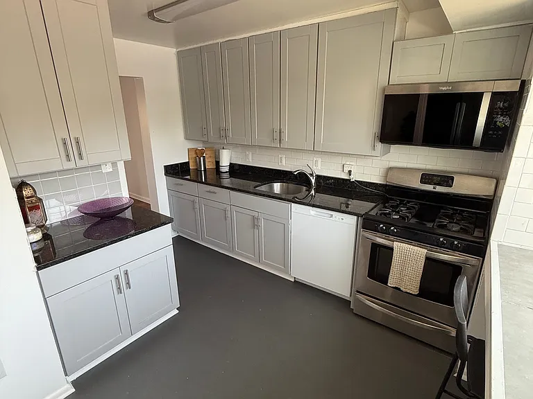 2324 Sun Valley Cir #J — Photo 16