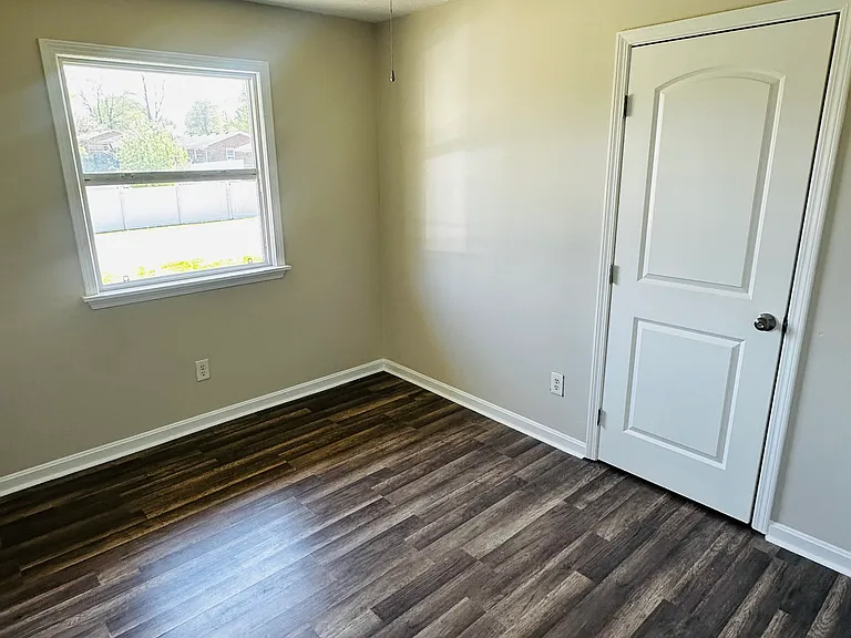 1105 Emory Rd — Photo 6