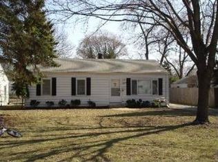 1207 Grant St, Wheaton, IL 60189