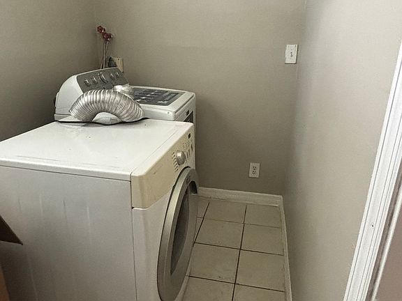 5th image of 3210 NW 41st St