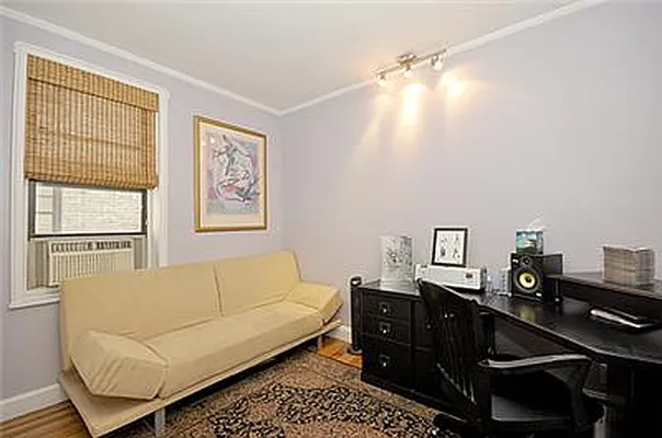 Sold by R New York | media 6