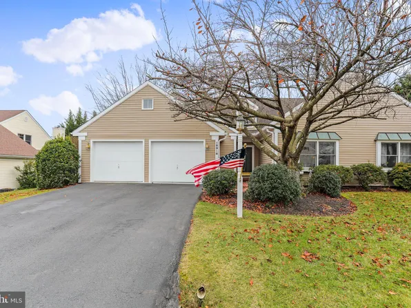 18918 Dover Dr, Hagerstown, MD 21742
