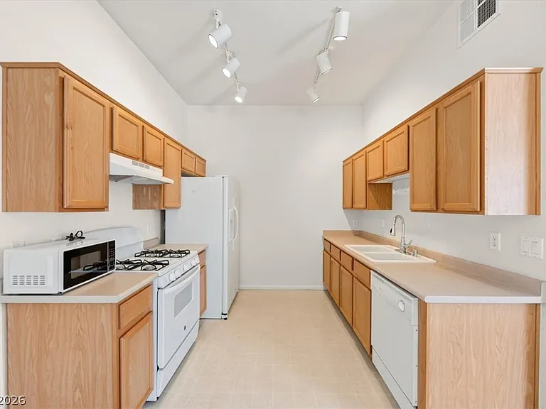 3320 Cactus Shadow St #103 — Photo 14