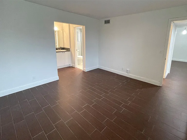 9411 Evergreen Pl #302 — Photo 13