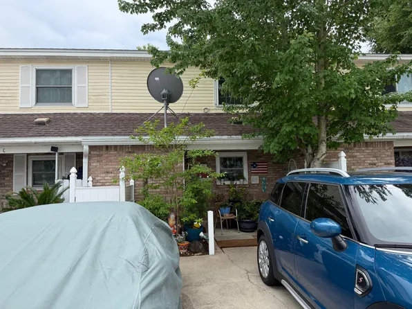 2 Cinderella Ct NW #B, Fort Walton Beach, FL 32547