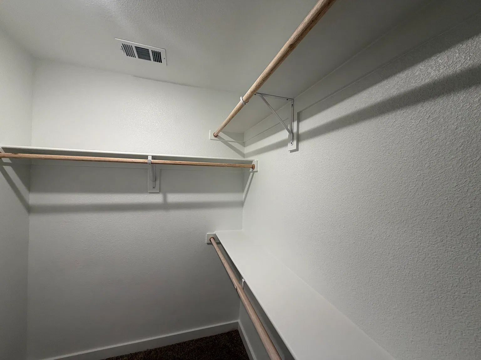 3 bed, 1293 sqft, $2,100 — Photo 1