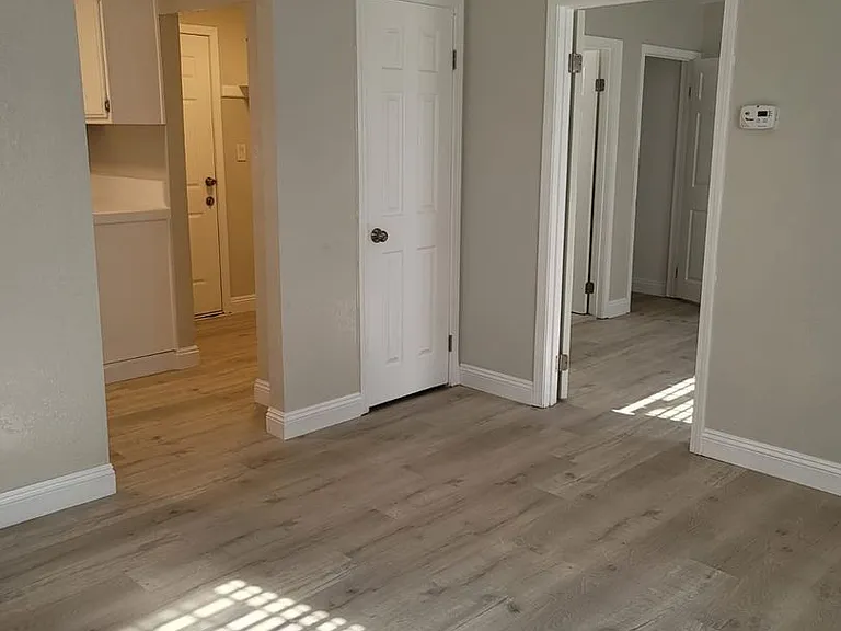 4422 1/2 Stanford Ave — Photo 1