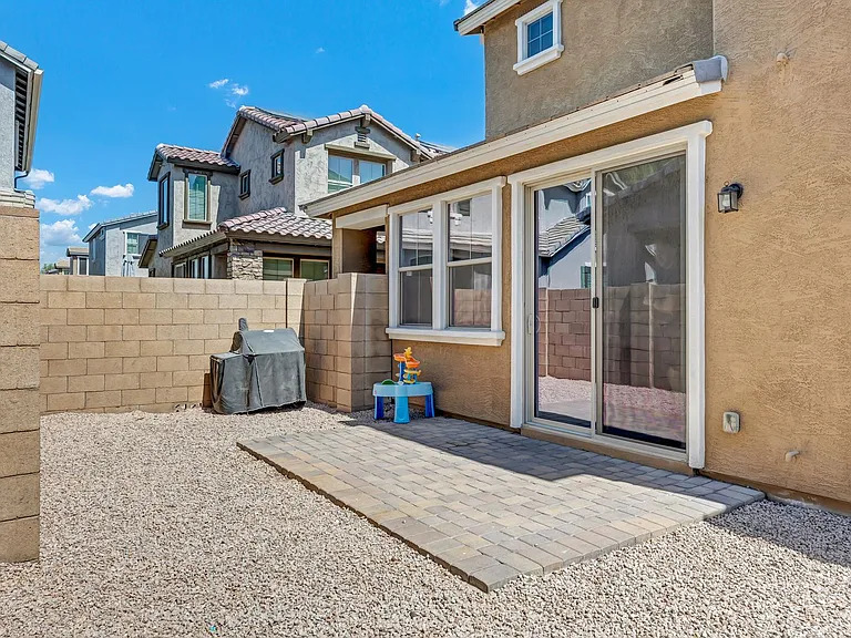 5662 E Butte St — Photo 27