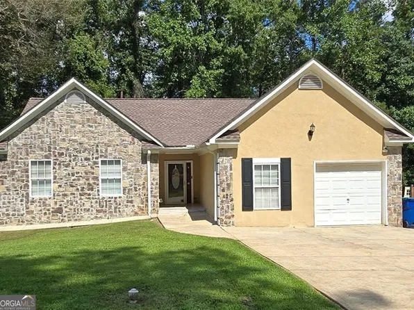 8505 Garvey Dr, Fairburn, GA 30213