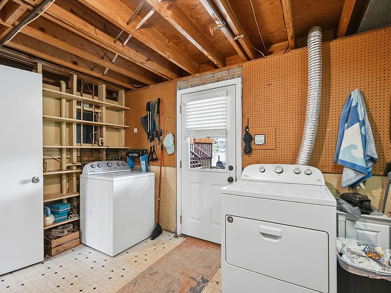 6426 Carriage Dr — Photo 38
