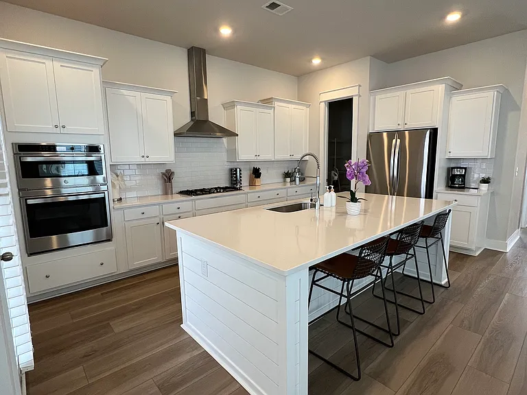 305 Citrus Dr — Photo 4