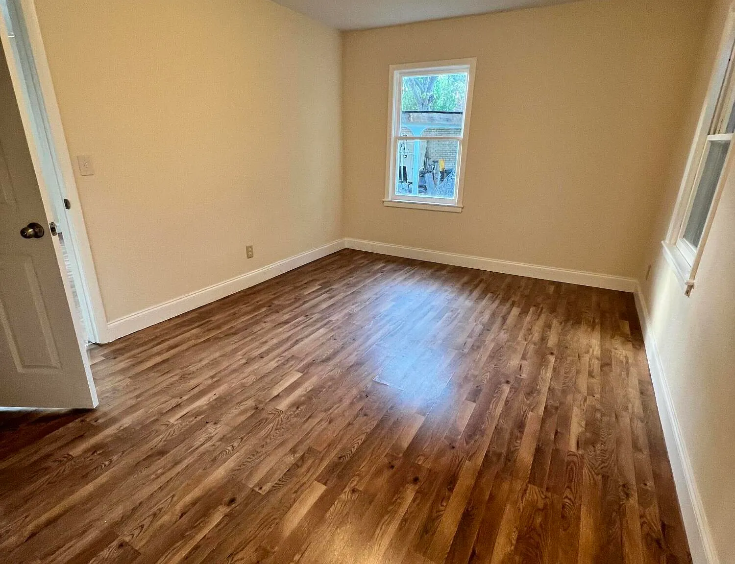1 bed, 1.0 bath, 504 sqft, $1,544 — Photo 3