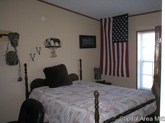 5th image of 900 E Kinzie St Lot 83